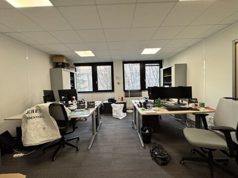   Bureaux - A LOUER - 106 m² non divisibles 