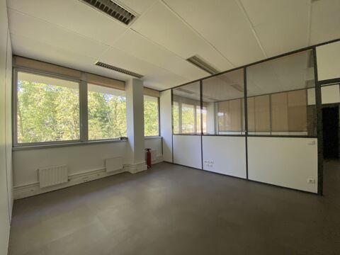   Bureaux - A LOUER - 268 m² non divisibles 
