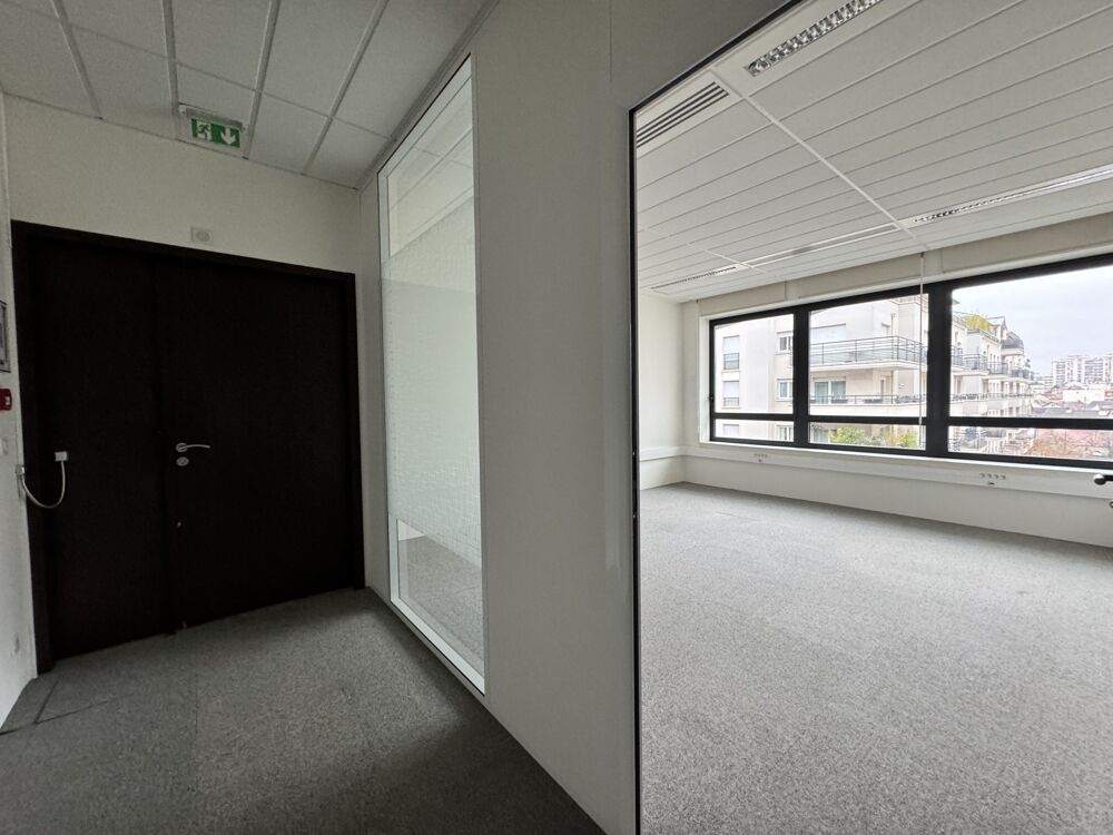   Locaux d'activité - A LOUER - 353 m² non divisibles Rosny sous bois