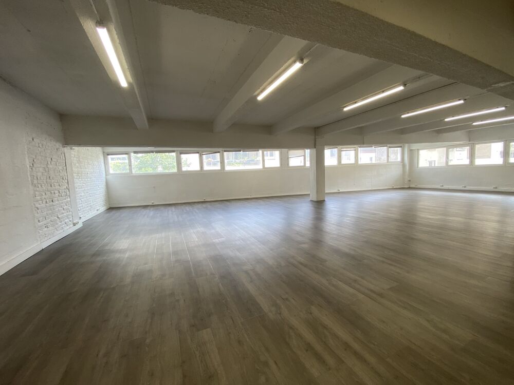   Bureaux - A LOUER - 207 m² non divisibles 
