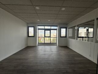   Bureaux - A LOUER - 473 m² non divisibles Ivry sur seine