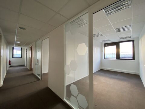   Bureaux - A LOUER - 1 439 m² divisibles à partir de 106 m² 