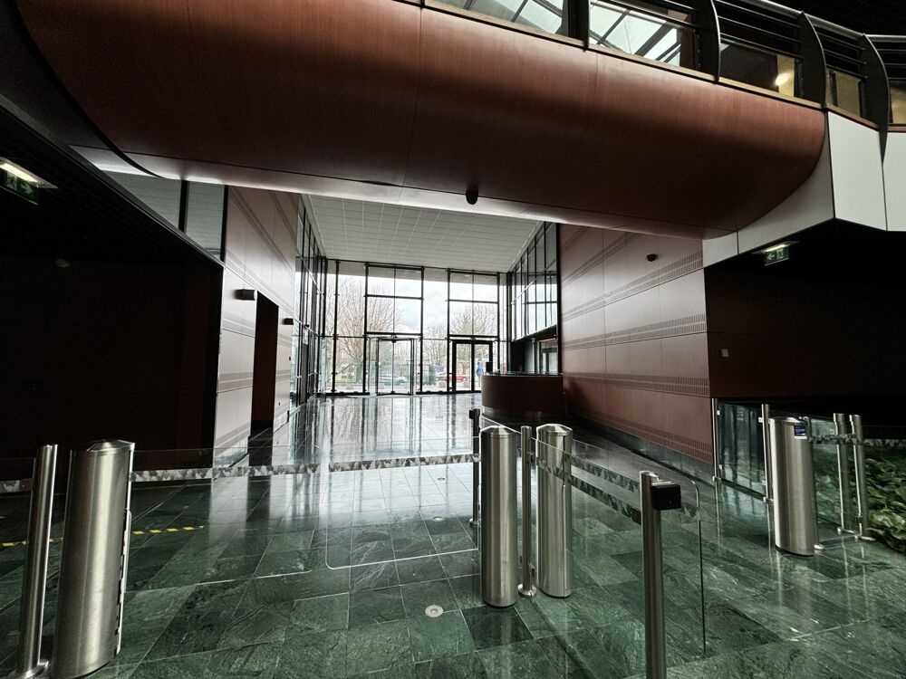  Bureaux - A LOUER - 3 004 m² divisibles à partir de 246 m² Rosny sous bois