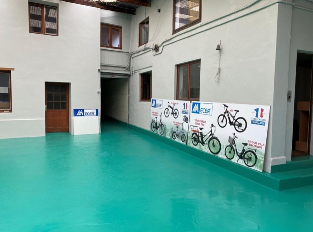   Locaux d'activité - A LOUER - 1 069 m² non divisibles Bagnolet