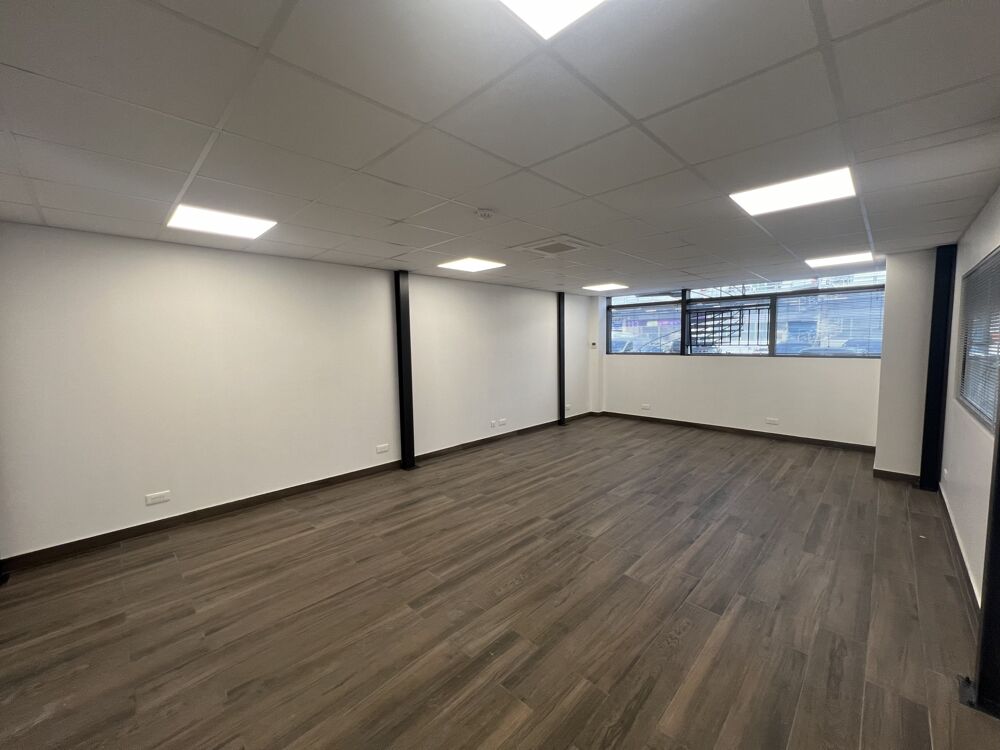   Bureaux - A LOUER - 193 m² divisibles à partir de 25 m² 