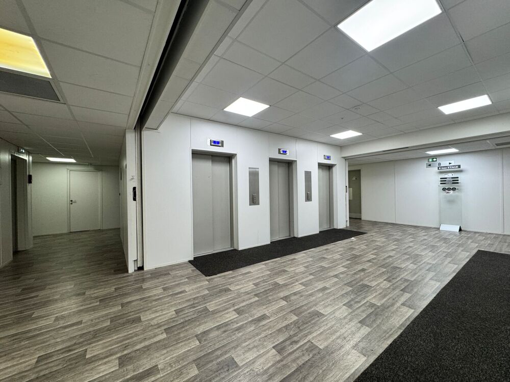   Bureaux - A LOUER - 242 m² non divisibles Rosny sous bois