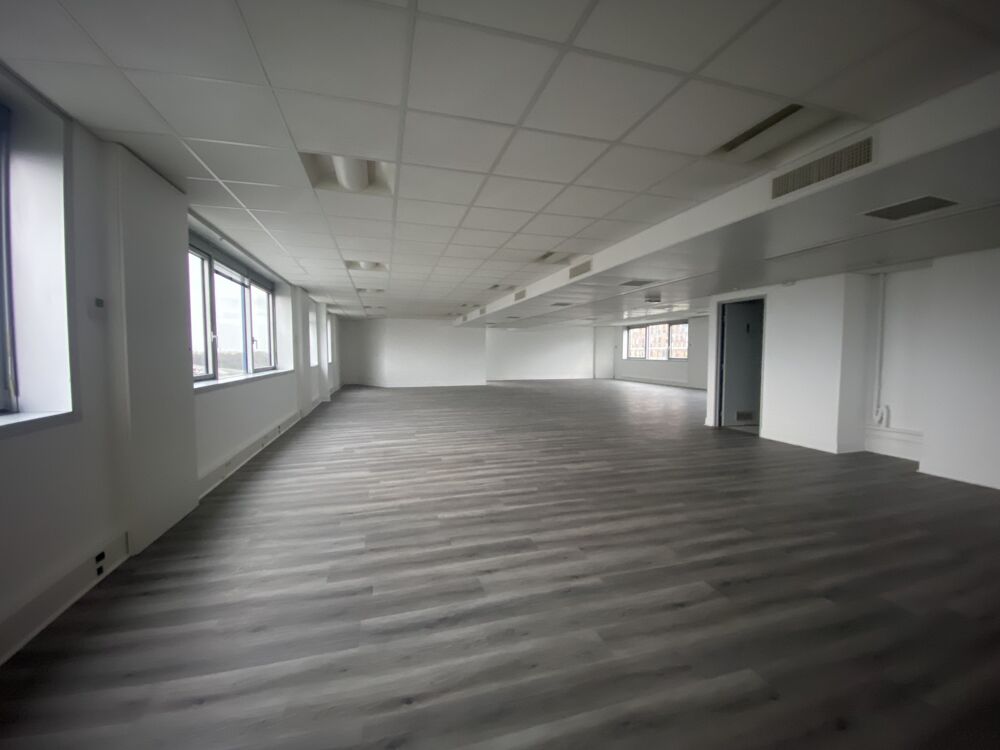   Bureaux - A LOUER - 3 667 m² divisibles à partir de 200 m² Noisy le grand