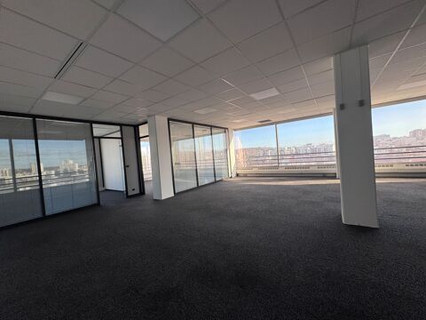   Bureaux - A LOUER - 10 311 m² divisibles à partir de 75 m² 