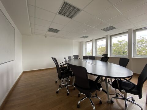   Bureaux - A LOUER - 464 m² divisibles à partir de 203 m² 