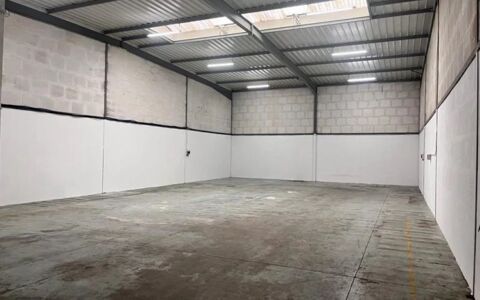   Locaux d'activité - A LOUER - 722 m² non divisibles 