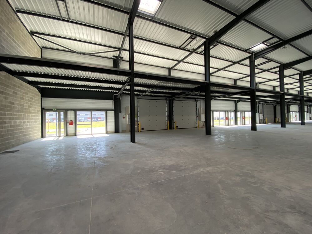   Locaux d'activité - A LOUER - 360 m² non divisibles 