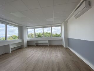   Bureaux - A LOUER - 146 m² divisibles à partir de 25 m² Rosny sous bois