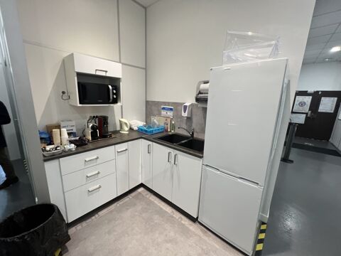   Bureaux - A LOUER - 135 m² non divisibles 