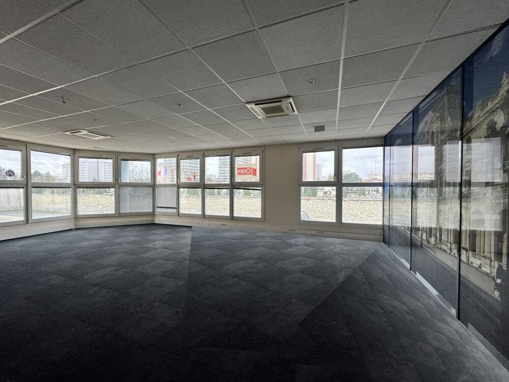   Locaux d'activité - A LOUER - 779 m² non divisibles Ivry sur seine