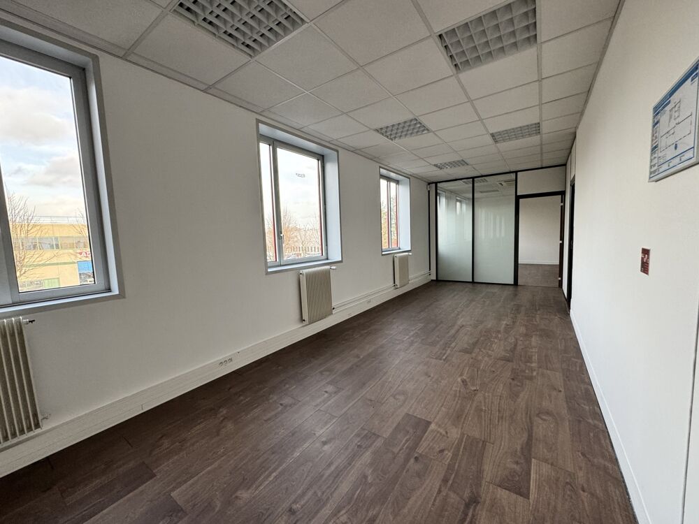   Bureaux - A LOUER - 475 m² divisibles à partir de 215 m² Villepinte