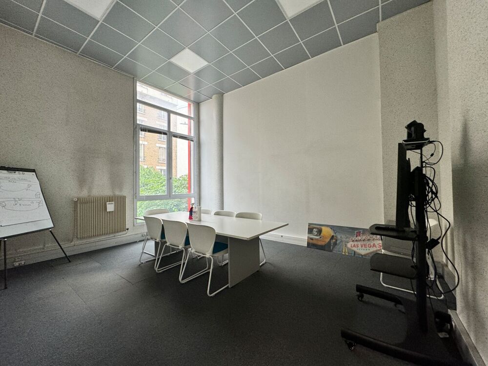   Bureaux - A LOUER - 834 m² divisibles à partir de 24 m² Montreuil