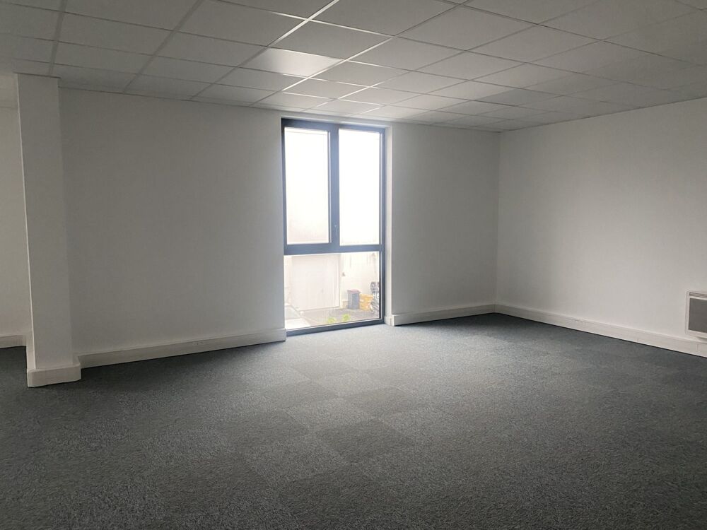   Locaux d'activité - A LOUER - 335 m² non divisibles Bussy saint martin