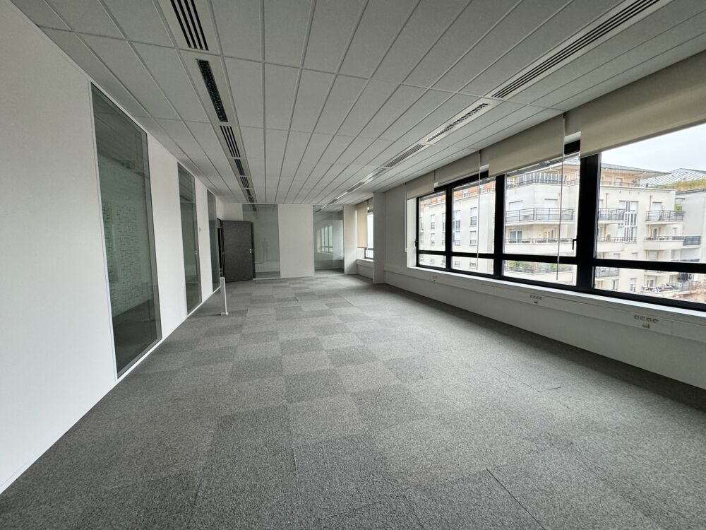   Bureaux - A LOUER - 706 m² divisibles à partir de 353 m² Rosny sous bois