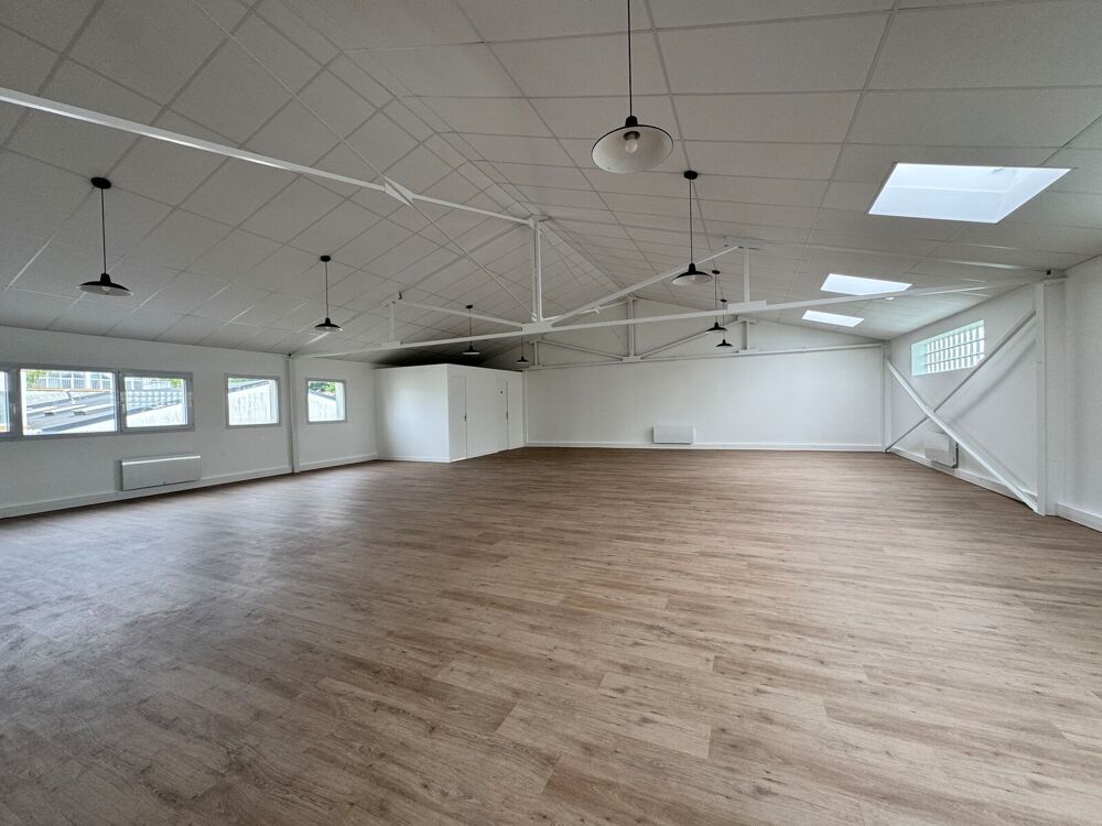   Locaux d'activité - A LOUER - 1 352 m² non divisibles Montreuil