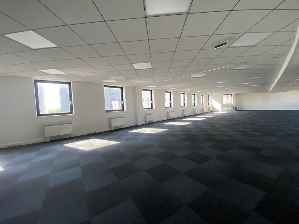   Bureaux - A LOUER - 1 325 m² non divisibles Aubervilliers