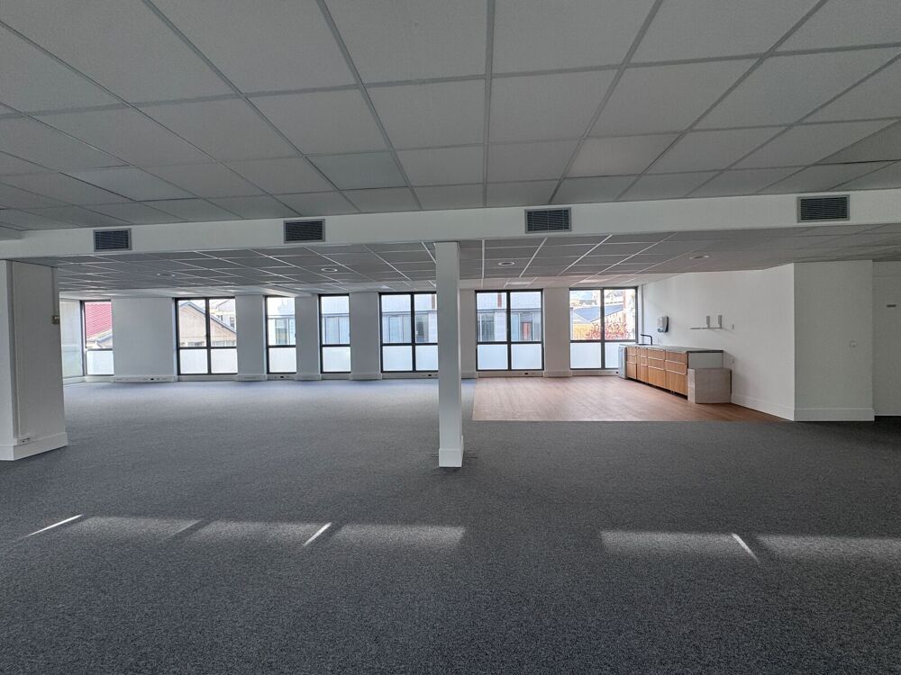   Bureaux - A LOUER - 204 m² non divisibles 