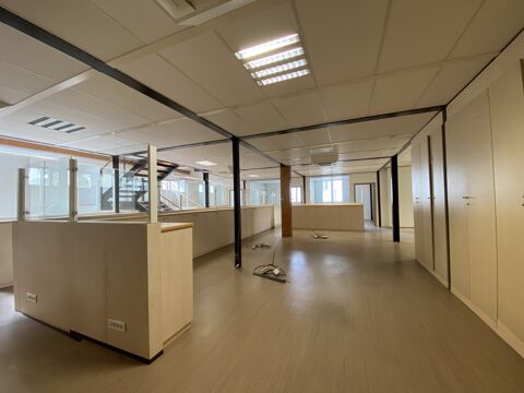 Bureaux - A LOUER - 716 m&sup2; divisibles &agrave; partir de 72 m&sup2; 14320 93100 Montreuil