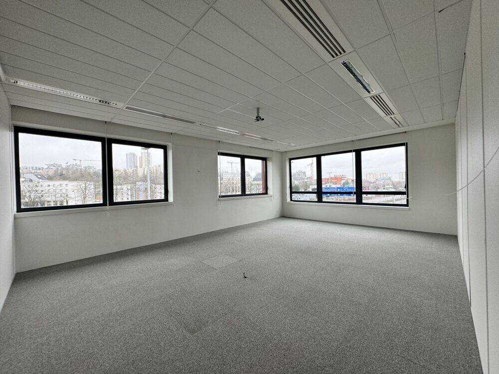   Bureaux - A LOUER - 706 m² divisibles à partir de 353 m² 