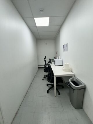   Locaux commerciaux - A VENDRE - 110 m² non divisibles Courbevoie