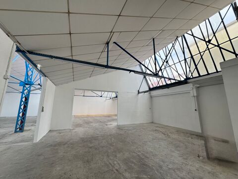   Locaux d'activité - A LOUER - 1 352 m² non divisibles 