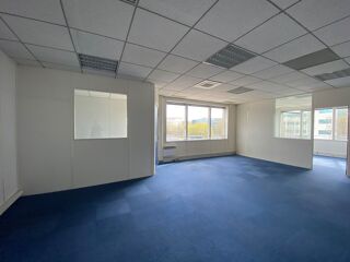   Bureaux - A VENDRE - 197 m² non divisibles Villepinte