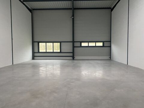 Locaux d'activit&eacute; - A LOUER - 335 m&sup2; non divisibles 3362 77600 Bussy saint martin