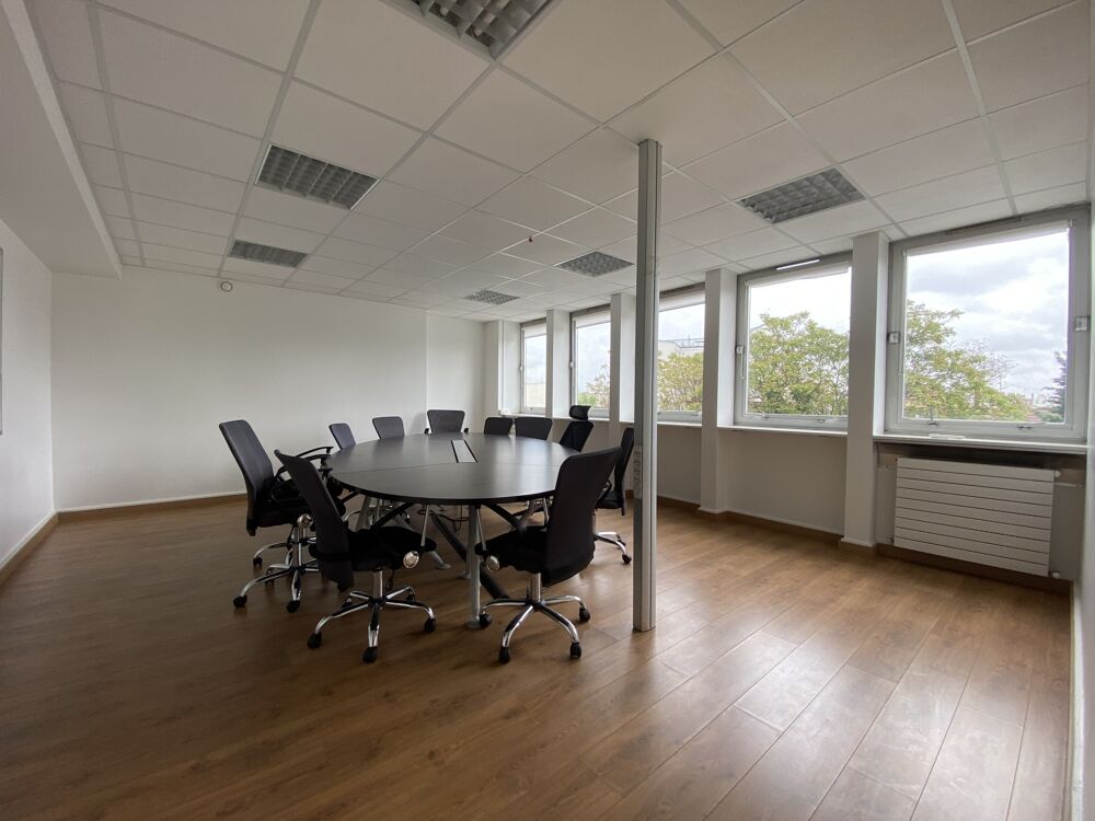   Bureaux - A LOUER - 203 m² non divisibles 