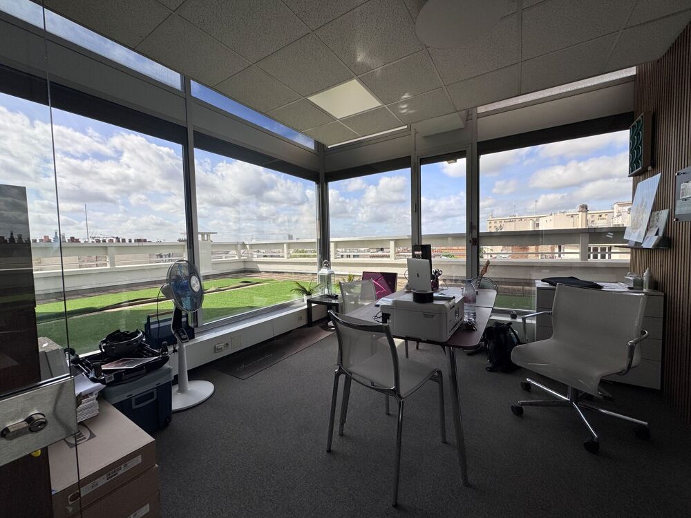   Bureaux - A LOUER - 130 m² non divisibles 