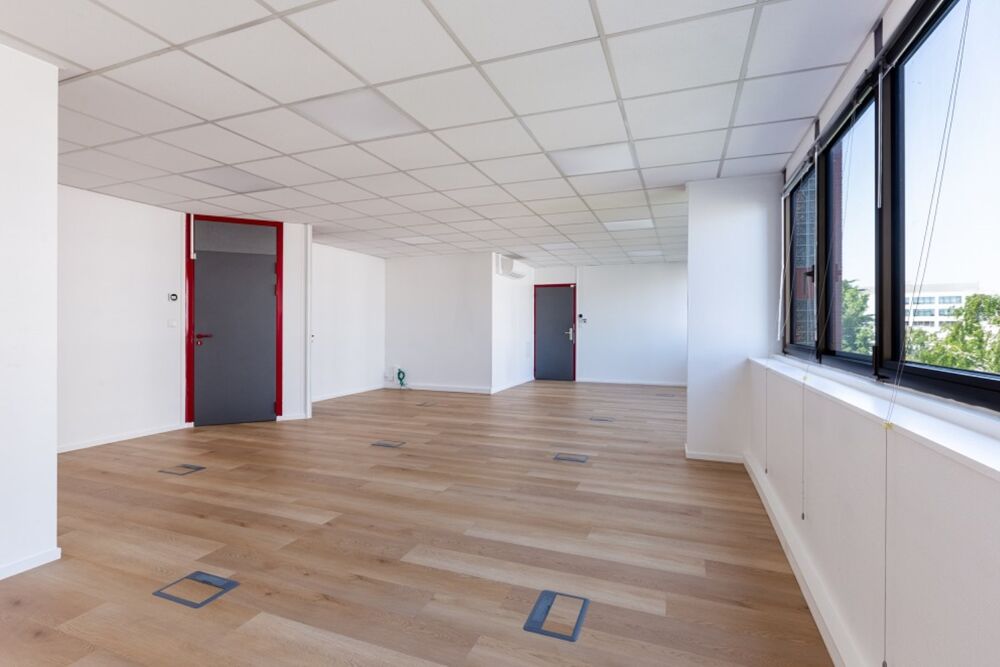   Bureaux - A LOUER - 82 m² non divisibles Montreuil