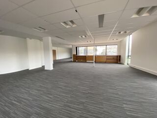   Bureaux - A LOUER - 388 m² non divisibles Ivry sur seine