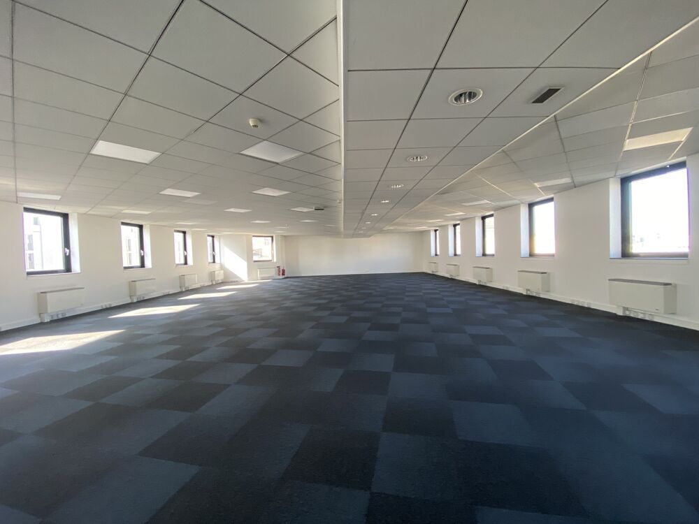   Bureaux - A LOUER - 3 620 m² divisibles à partir de 560 m² Aubervilliers