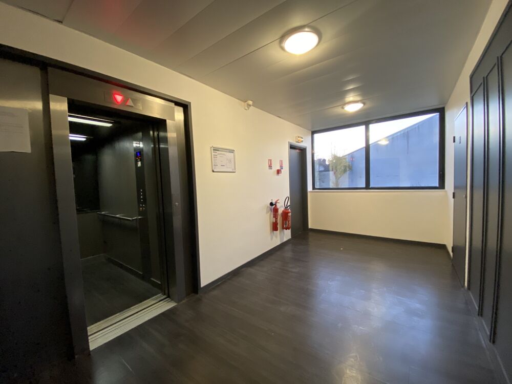   Bureaux - A LOUER - 150 m² non divisibles Ivry sur seine