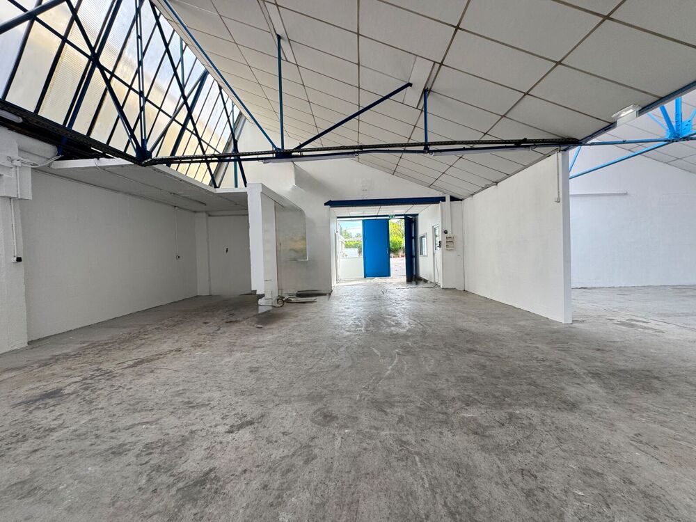   Locaux d'activité - A LOUER - 1 352 m² non divisibles Montreuil