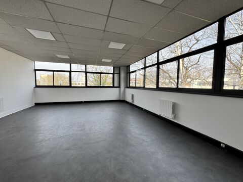   Bureaux - A LOUER - 1 044 m² divisibles à partir de 60 m² 
