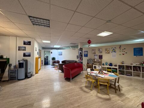   Bureaux - A VENDRE - 745 m² non divisibles 