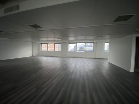   Bureaux - A LOUER - 351 m² non divisibles 