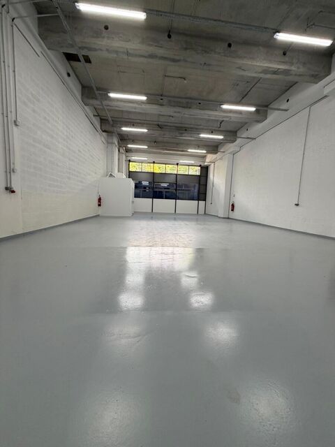 Locaux d'activit&eacute; - A LOUER - 310 m&sup2; non divisibles 5000 93500 Pantin