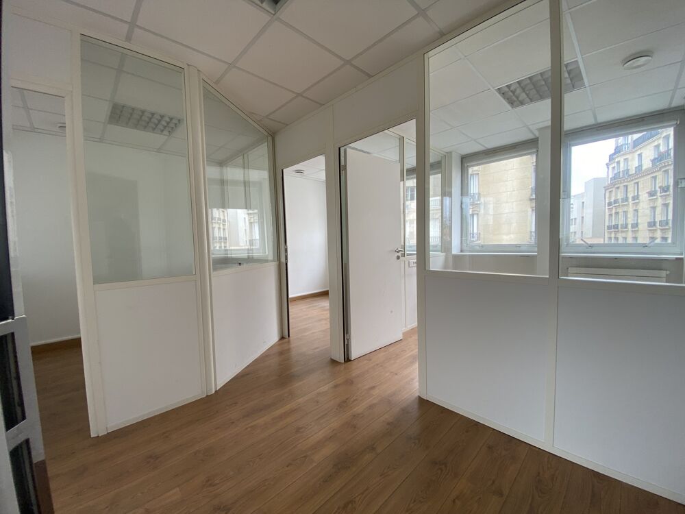  Bureaux - A LOUER - 464 m² divisibles à partir de 203 m² Montreuil