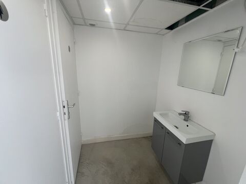   Locaux d'activité - A VENDRE - 430 m² non divisibles 