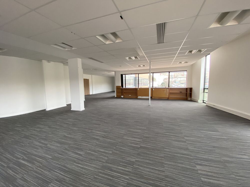   Bureaux - A LOUER - 388 m² non divisibles Ivry sur seine