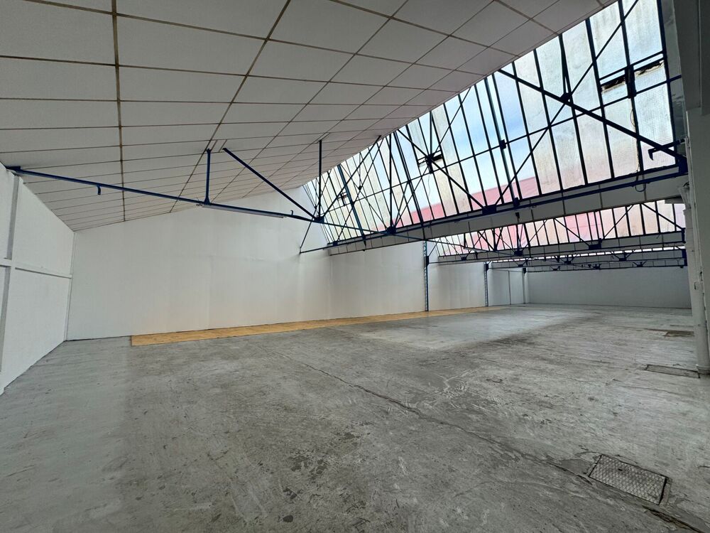   Locaux d'activité - A LOUER - 1 352 m² non divisibles Montreuil