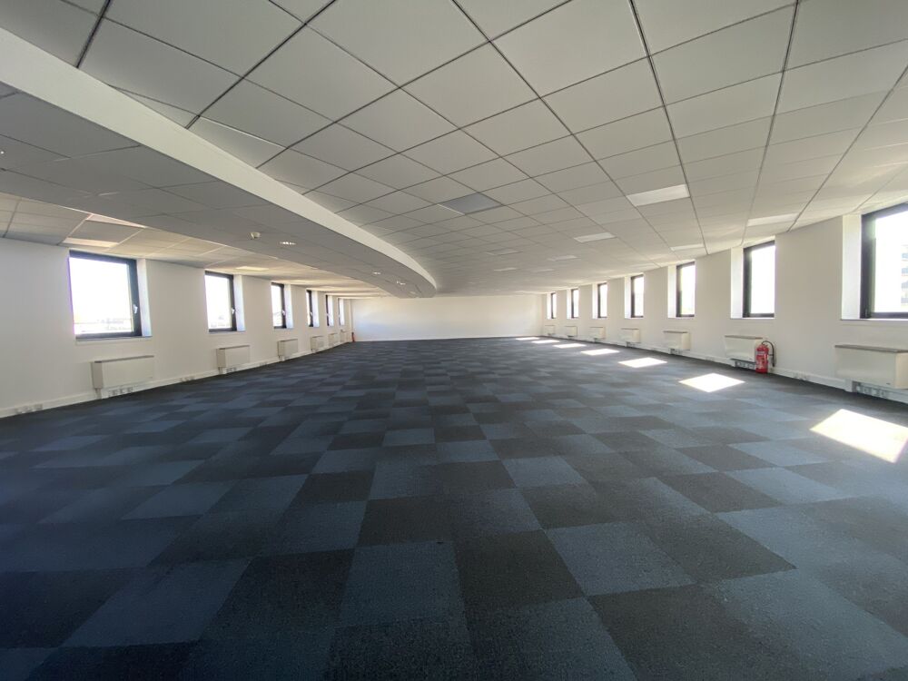   Bureaux - A LOUER - 382 m² non divisibles 