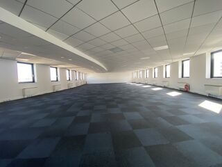   Bureaux - A LOUER - 382 m² non divisibles Aubervilliers
