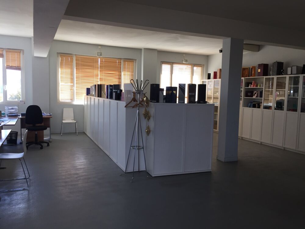   Bureaux - A LOUER - 460 m² divisibles à partir de 210 m² Montreuil