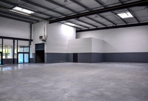 Locaux d'activit&eacute; - A VENDRE - 3&nbsp;168 m&sup2; divisibles &agrave; partir de 264 m&sup2; 6874560 93240 Stains